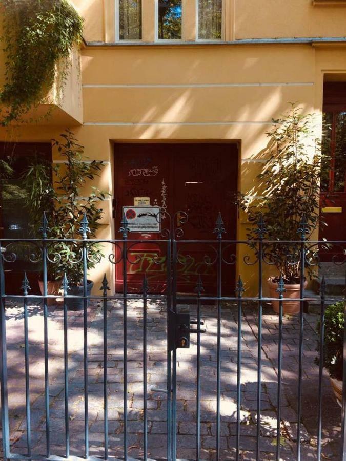 Beautiful And Cozy Remise For Up To 6 Guests Διαμέρισμα Βερολίνο Εξωτερικό φωτογραφία